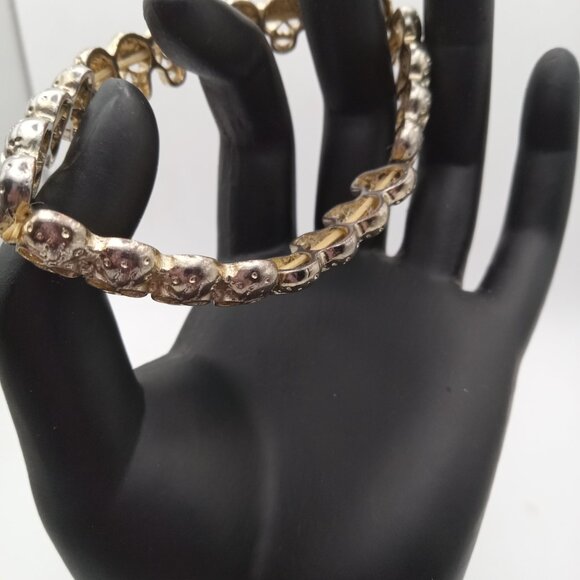Skull Bracelet Halloween Stretch Gold Tone Skull Beads One Size Woman Goth - Picture 5 of 8